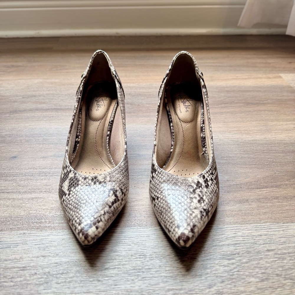 Life Stride Snakeskin Soft System Flex Sole Pumps, 8.5